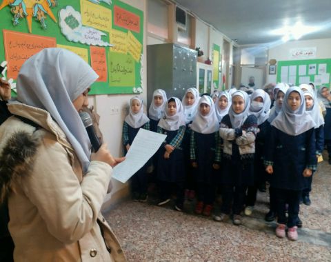 تبریک پیروزی عملیات «شهید سلیمانی» به دانش آموزان در مراسم صبحگاه