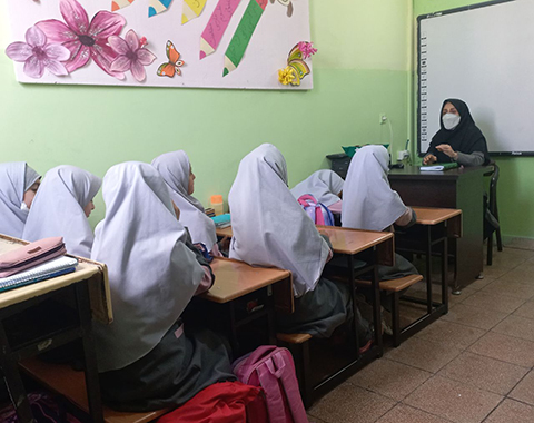راهنمایی دانش آموزان دوره دوم در رابطه با طرح تاثریا توسط مشاور محترم و مربی محترم قرآن